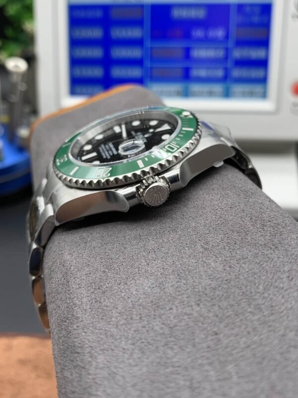 LLS173 Rolex Classic Green 1:1 super clone from a super factory - Image 2