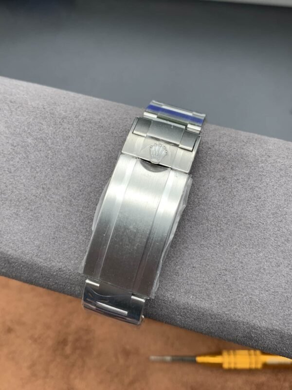 LLS173 Rolex Classic Green 1:1 super clone from a super factory - Image 3