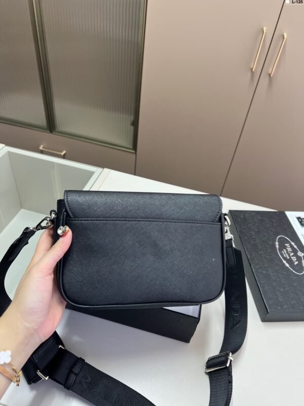 PRD904 Unisex shoulder bag 1:1 super clone from a super factory - Gambar 7