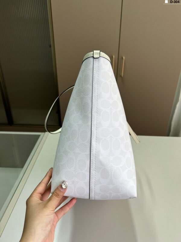 COH958   Shopping Bag 1:1 Super Clone - Image 5