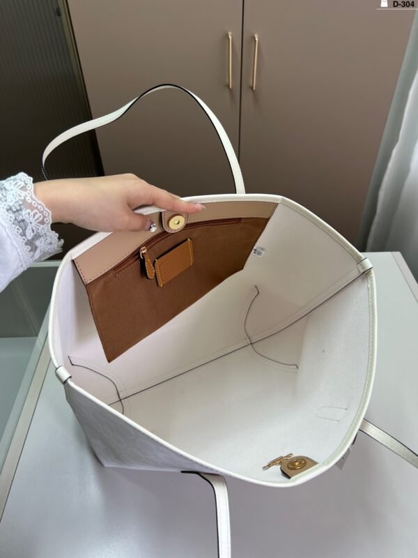 COH958   Shopping Bag 1:1 Super Clone - Image 4