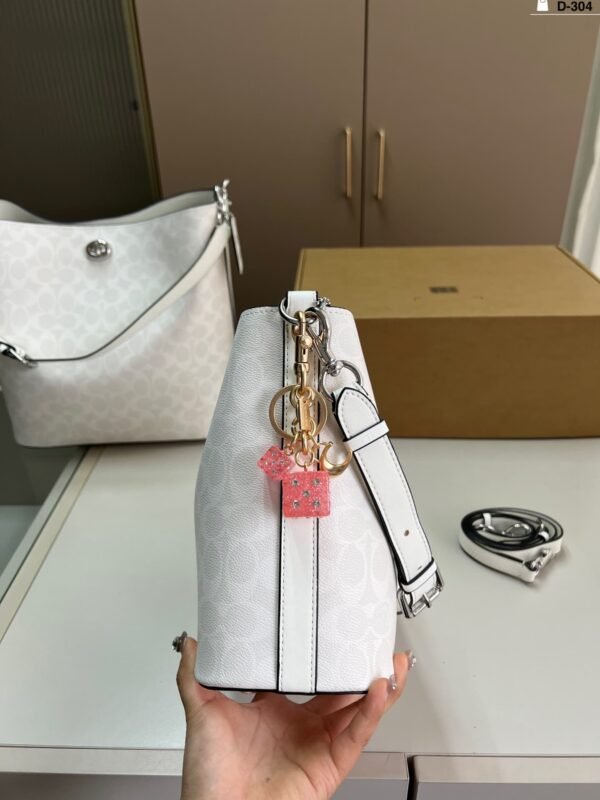 COH959 Underarm Bucket Bag 1:1 Super Clone - Image 2