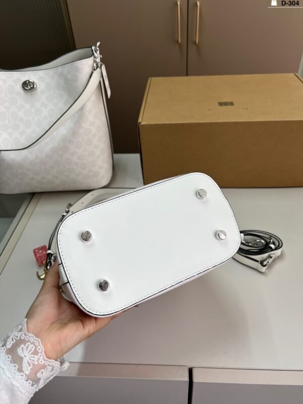 COH959 Underarm Bucket Bag 1:1 Super Clone - Image 3